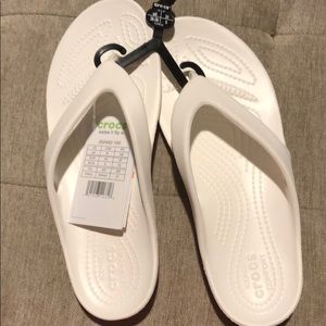 Crocs Kadee flip flips 8 NWT